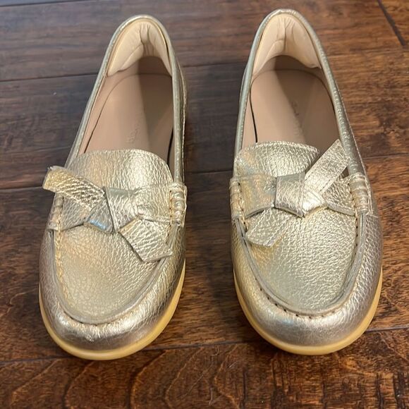 Elephantito Metallic Gold Pebbled Leather Girls Bow Moccasin, size 4 - Picture 2 of 8